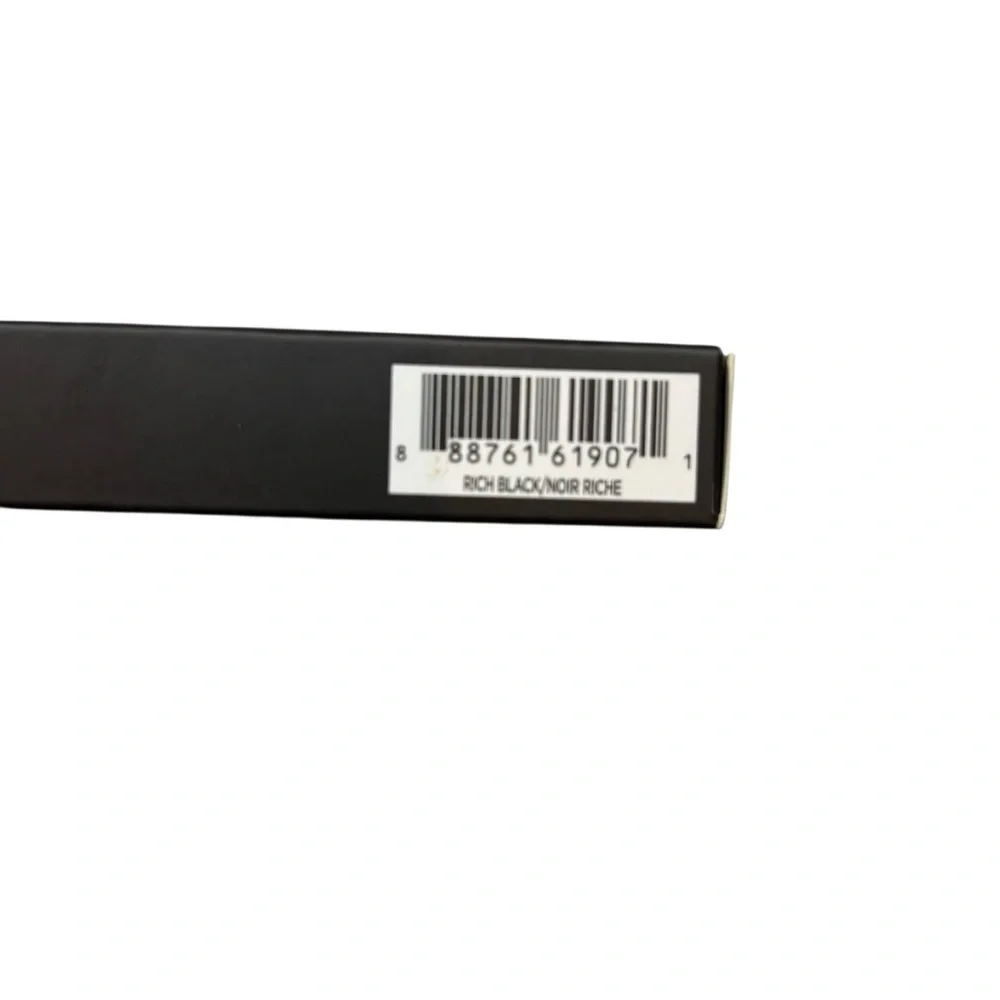 Brand new in Box Avon FMG Cashmere Ultimate‎ Volume Mascara Black